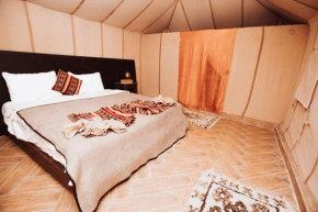 merzouga dunes luxury camp
